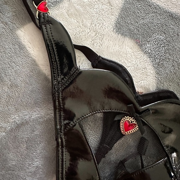 ELLA BLACK
BLACK THONG - Picture 15 of 16